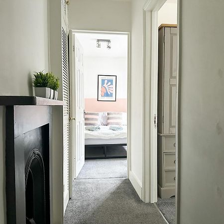 Stylish & Spacious City Centre 3-Bedroom Townhouse - Sleeps 6 Canterbury Exterior photo