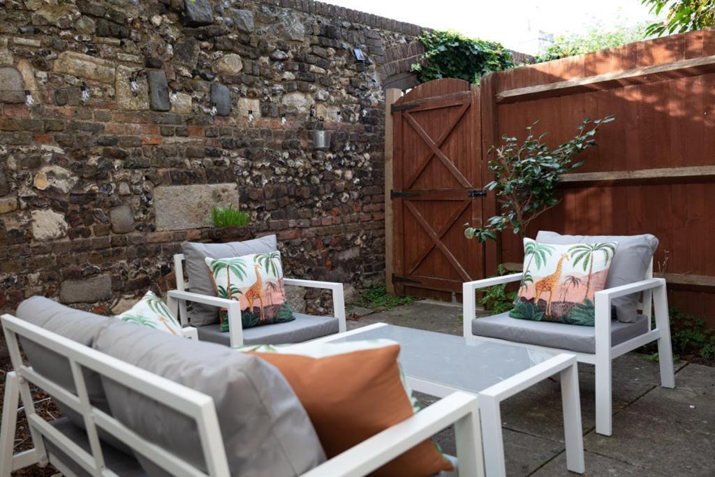 Stylish & Spacious City Centre 3-Bedroom Townhouse - Sleeps 6 Canterbury Exterior photo