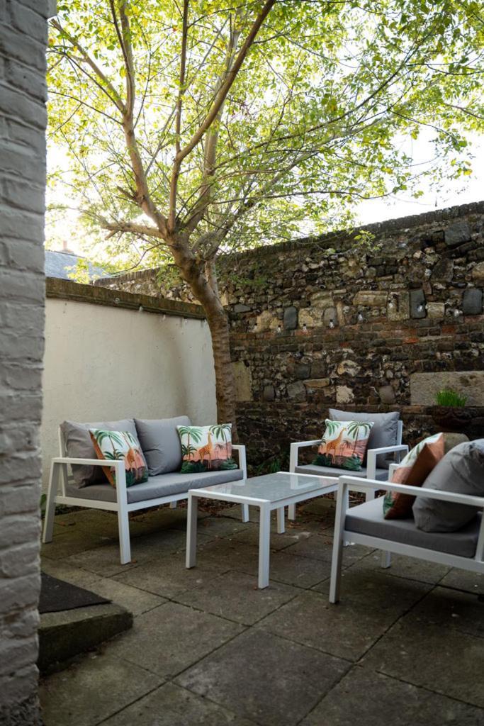 Stylish & Spacious City Centre 3-Bedroom Townhouse - Sleeps 6 Canterbury Exterior photo